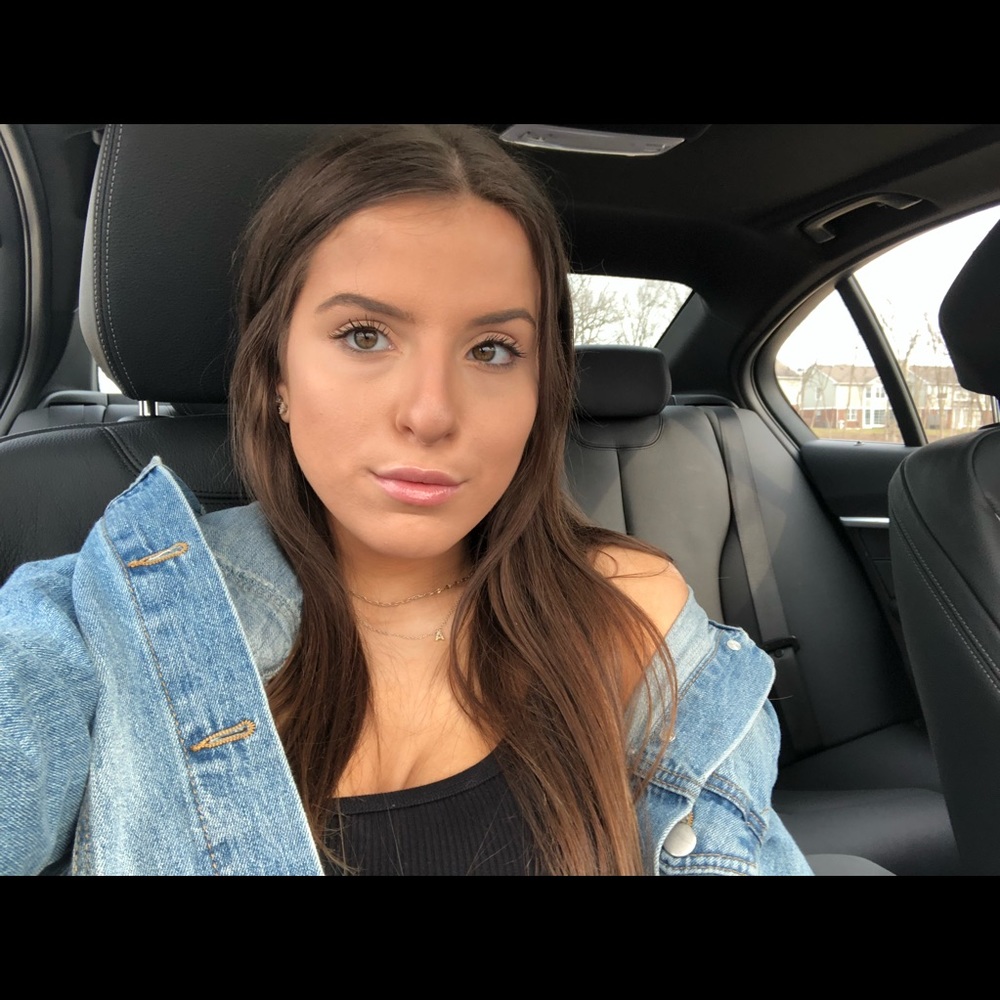 Meet your Posher, Angelina